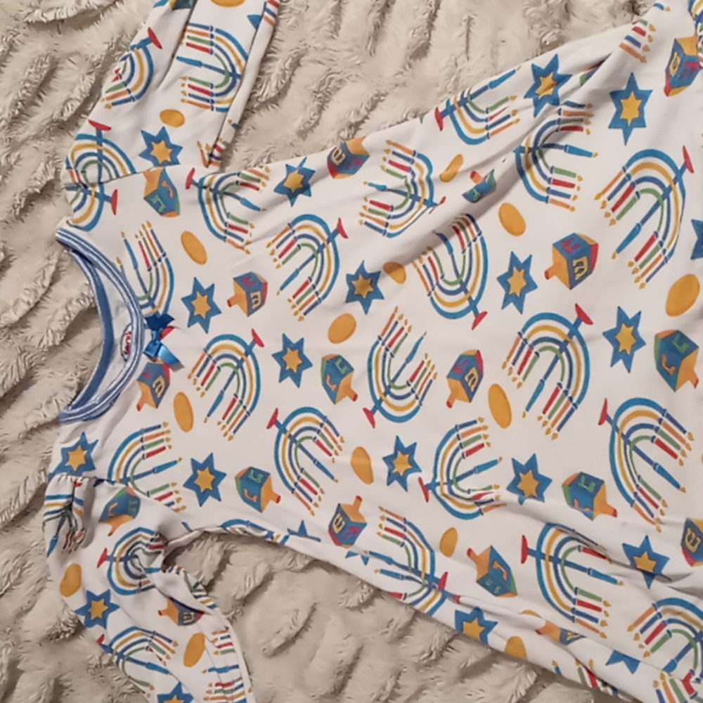 Girls Hanukkah pajamas, size 4
